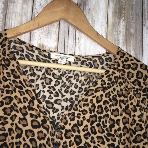 Beach Lunch Lounge Leopard Button Down Tie - Picture 6 of 6